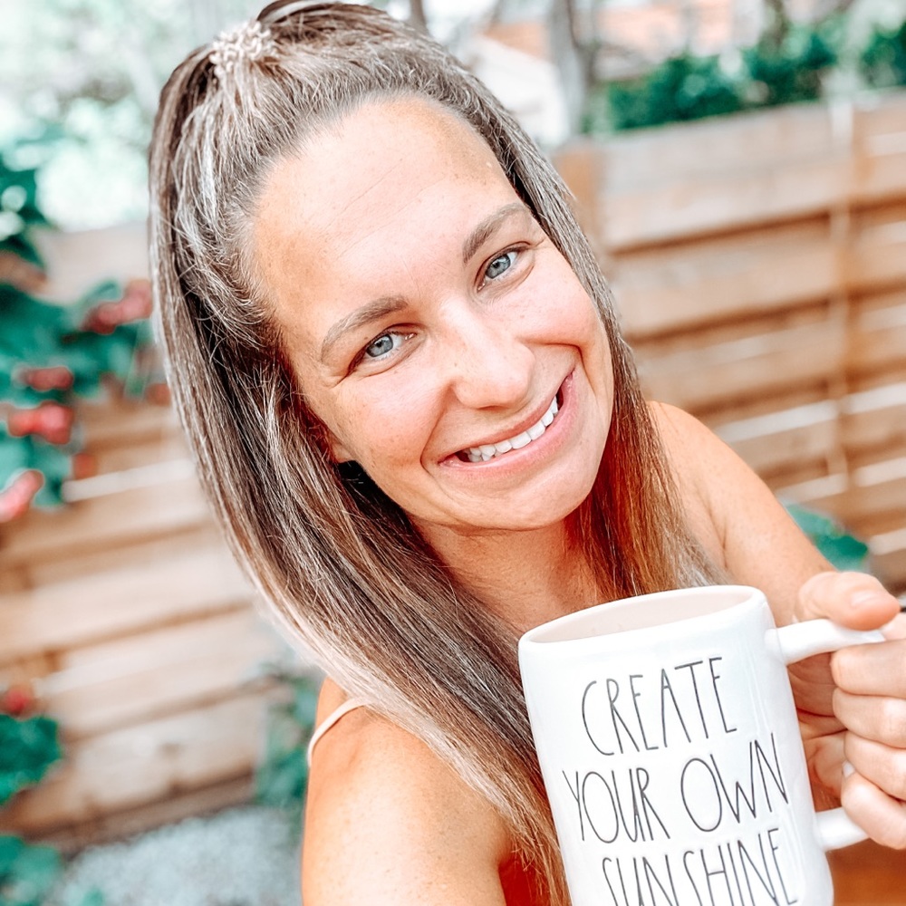 Meet your Posher, Cassandra